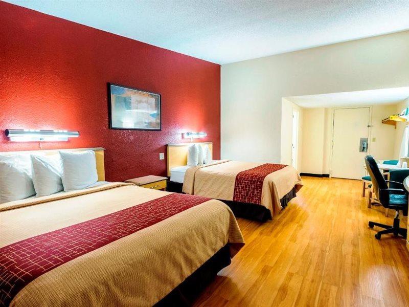 Red Roof Inn & Suites Brunswick I-95 Екстер'єр фото