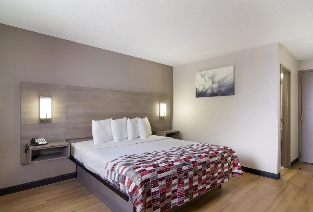 Red Roof Inn & Suites Brunswick I-95 Екстер'єр фото