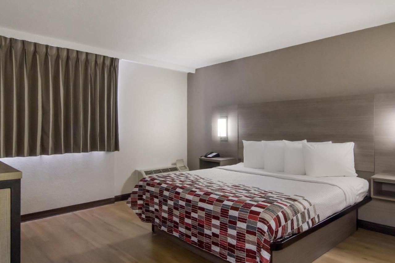 Red Roof Inn & Suites Brunswick I-95 Екстер'єр фото
