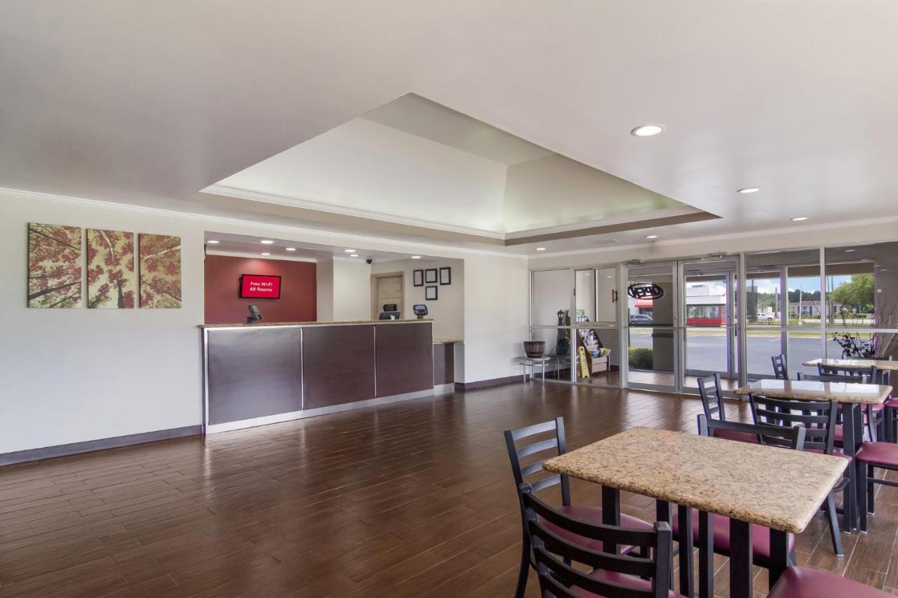 Red Roof Inn & Suites Brunswick I-95 Екстер'єр фото