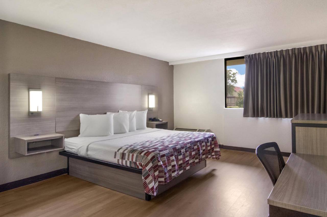 Red Roof Inn & Suites Brunswick I-95 Екстер'єр фото
