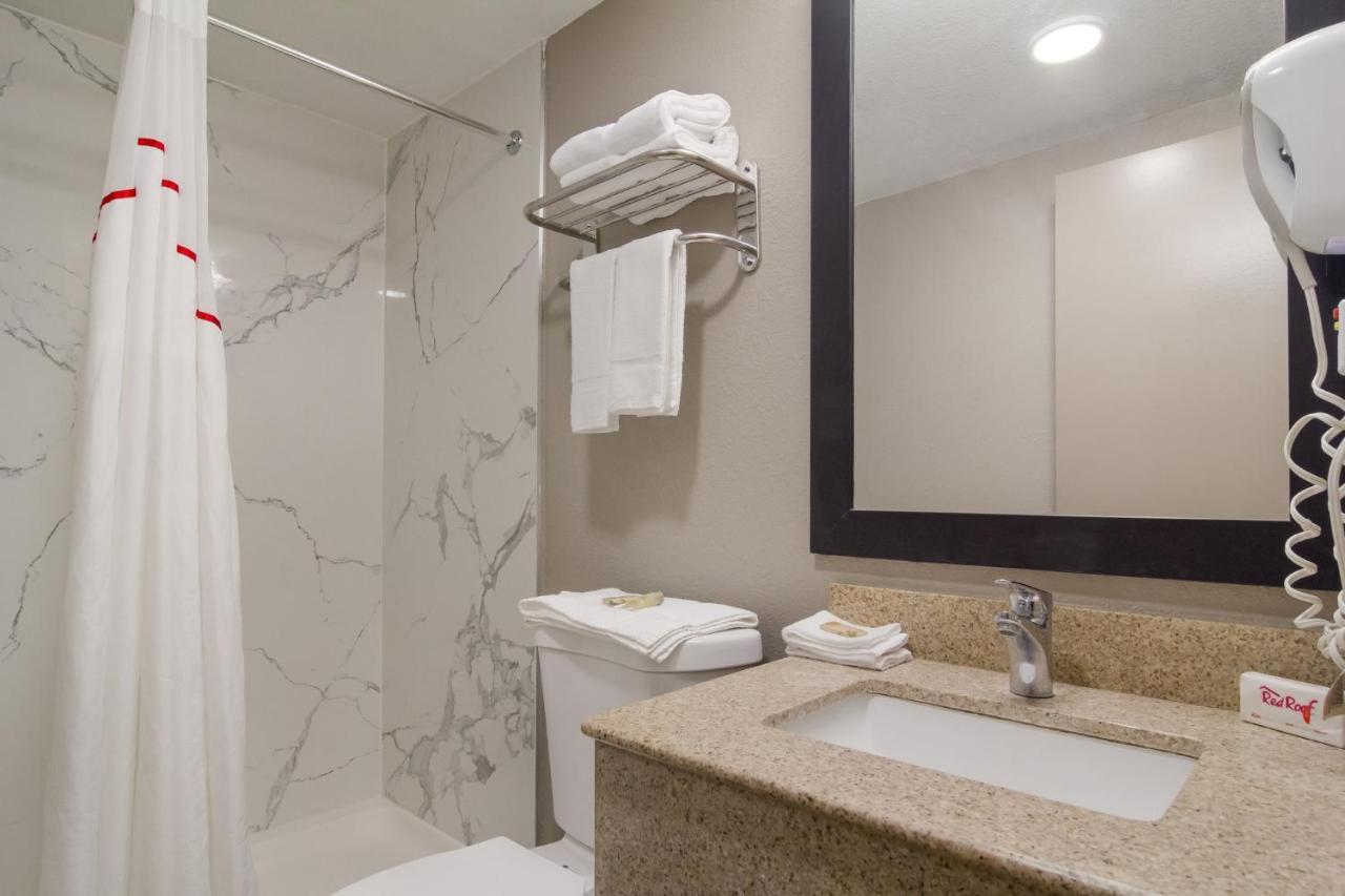 Red Roof Inn & Suites Brunswick I-95 Екстер'єр фото