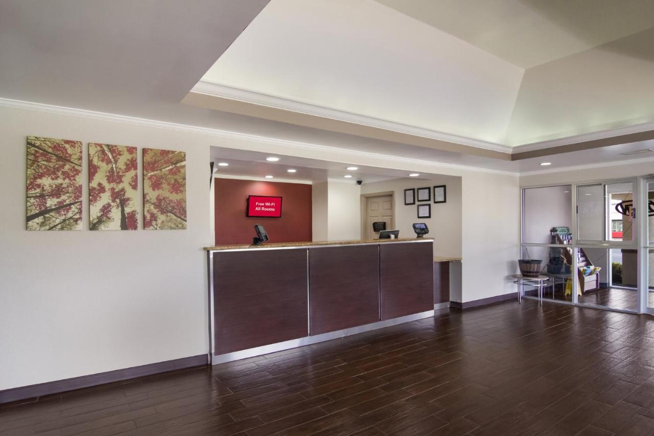 Red Roof Inn & Suites Brunswick I-95 Екстер'єр фото
