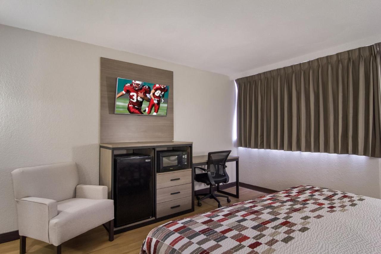 Red Roof Inn & Suites Brunswick I-95 Екстер'єр фото