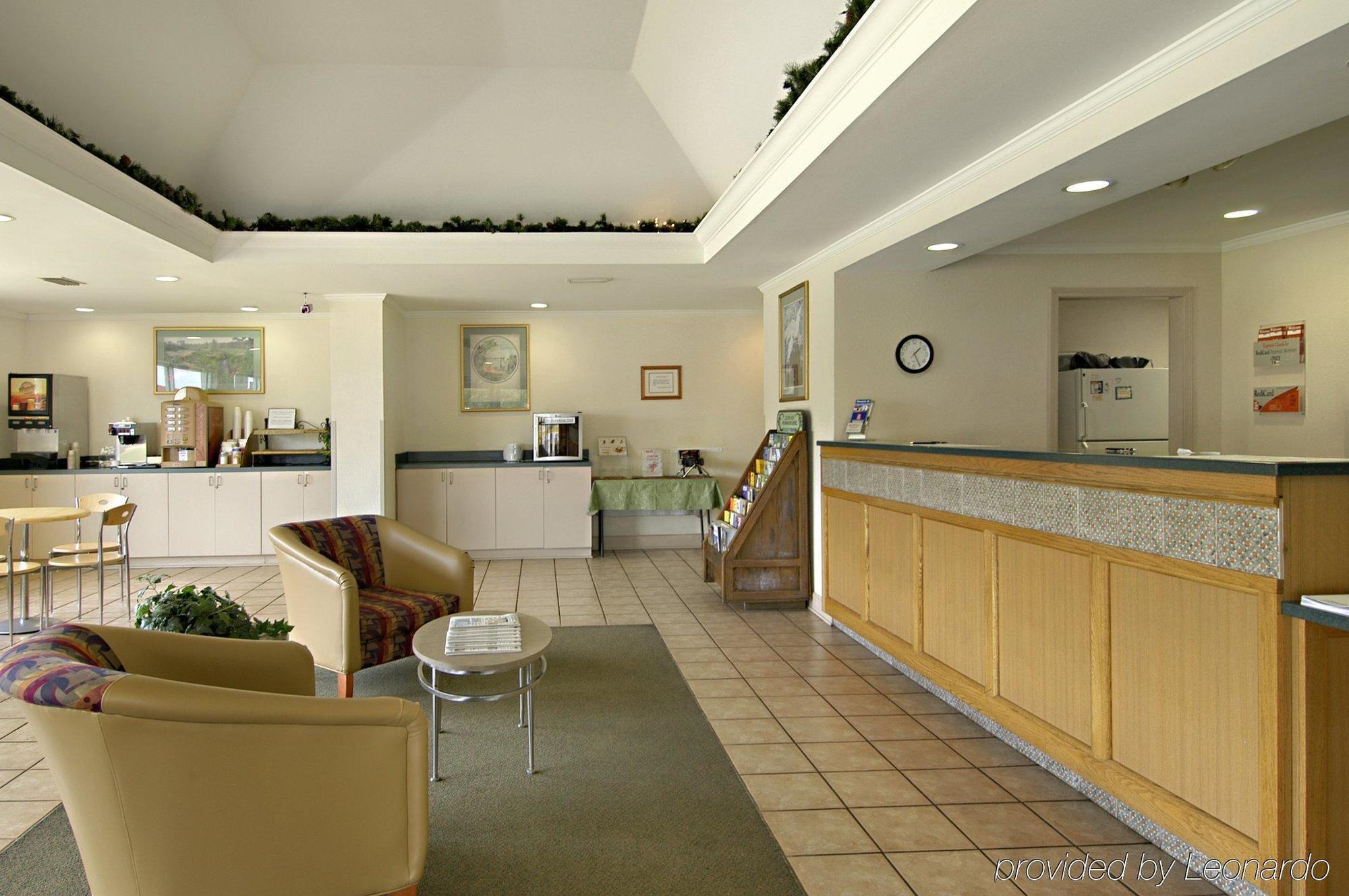 Red Roof Inn & Suites Brunswick I-95 Екстер'єр фото