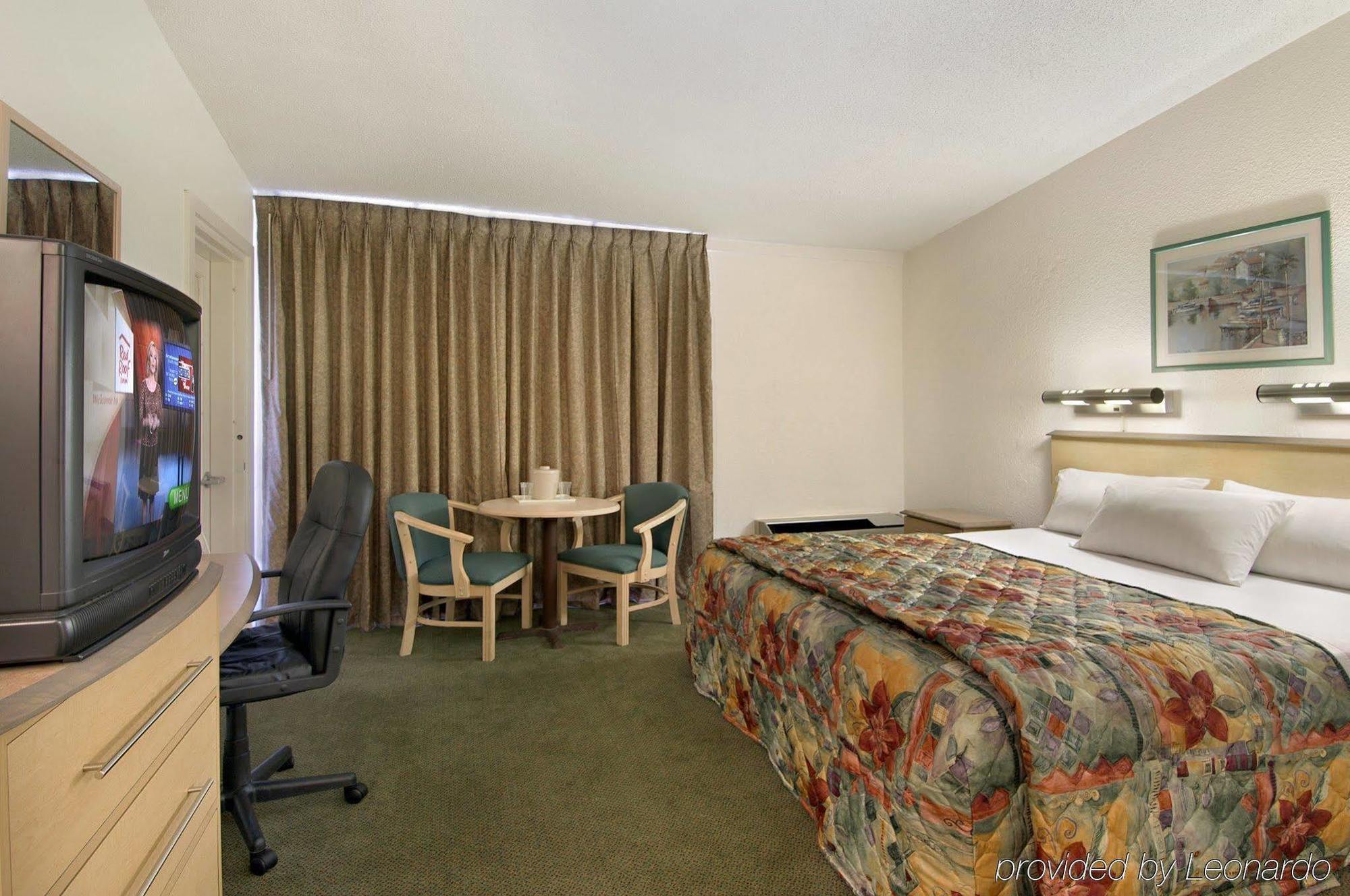 Red Roof Inn & Suites Brunswick I-95 Екстер'єр фото