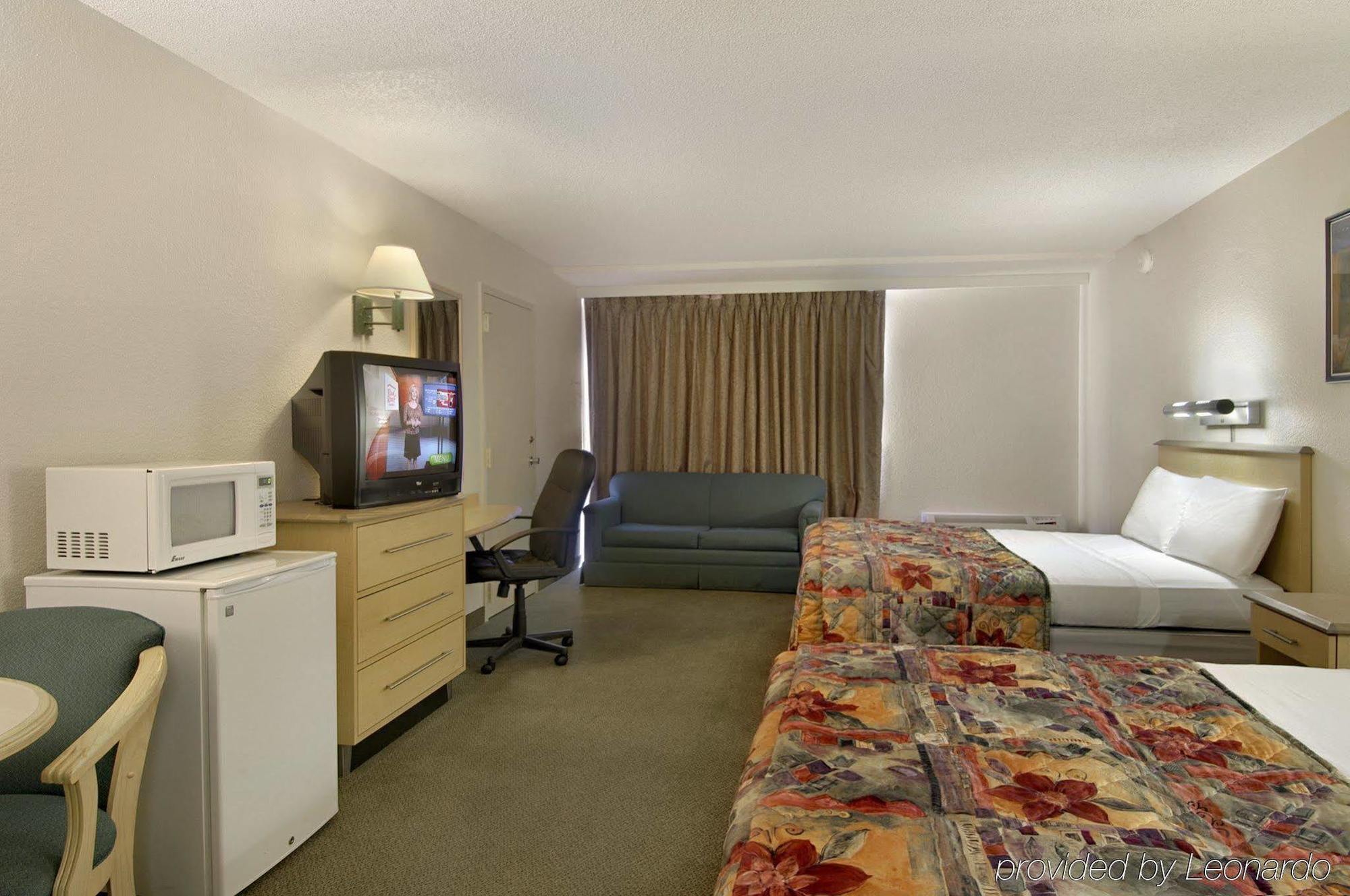 Red Roof Inn & Suites Brunswick I-95 Екстер'єр фото